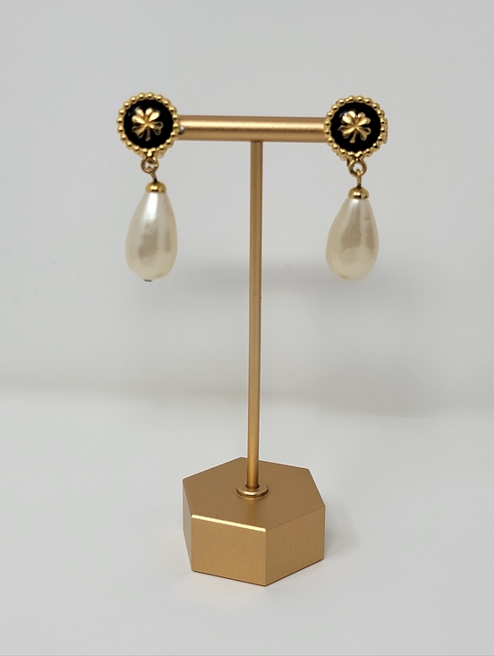 CHANEL Jewelry - Chanel Gold-tone clover motif with Faux Pearl Clip-on Earrings
